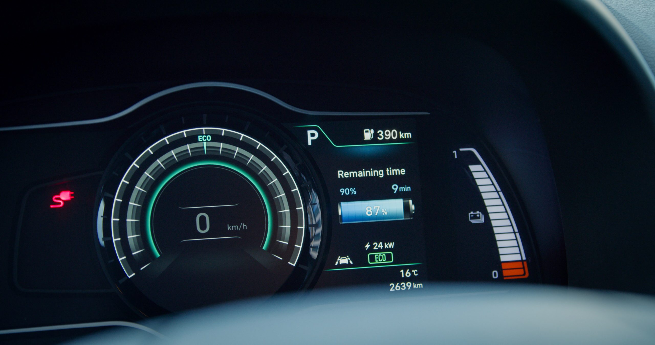 Sistema de bordo de veículo elétrico a mostrar níveis da bateria