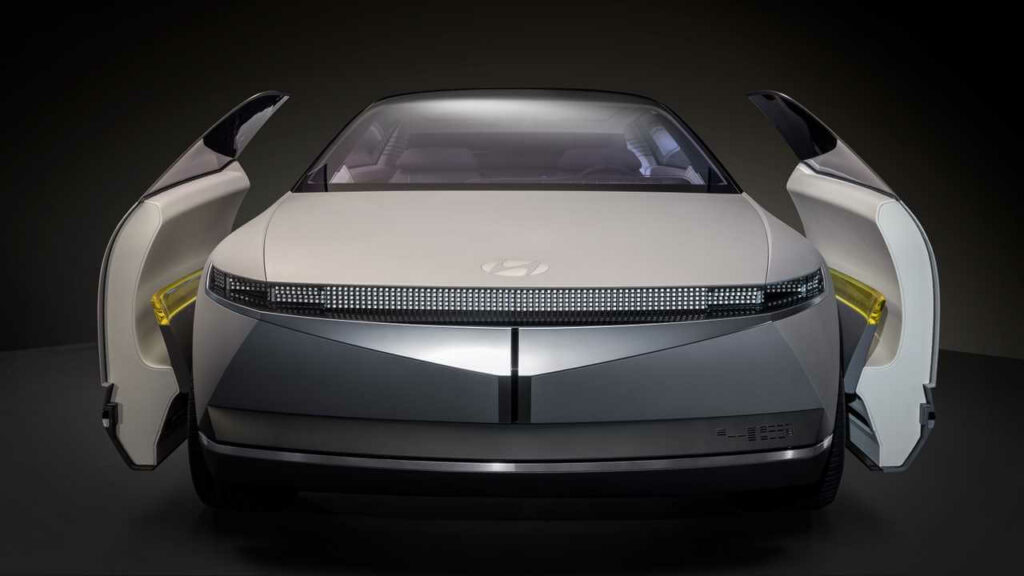 O Hyundai Concept EV 45 visto de frente