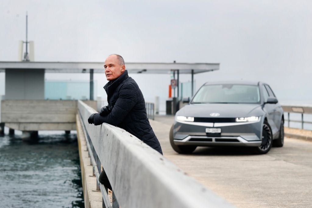 Bertrand Piccard com IONIQ 5