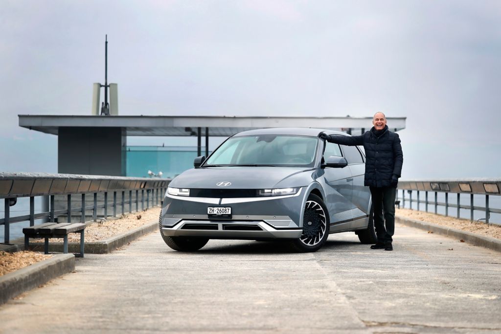 Bertrand Piccard com IONIQ 5